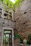 <center>Cordes-sur-ciel. Le musée des Arts du sucre et du chocolat</center>Au sommet de la cité médiévale de Cordes-sur-Ciel (village préféré des Français en 2014), c’est en 1989 que M. Yves Thuriès, deux fois Meilleur Ouvrier de France, ouvre le musée des Arts du sucre et du chocolat, où il installe son laboratoire de pâtisserie.
