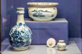 <center>Le musée Lapérouse.</center>Porcelaines de Nankin (achetées à Macao) : Pot d’aisance - Vase - Petit pot – Couvercles.