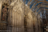 <center>La cathédrale Sainte-Cécile</center>Déambulatoire. Statues de l'extérieur du choeur : Thobias, Esther.