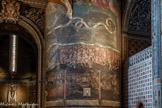 <center>La cathédrale Sainte-Cécile</center>Registre du mileu : A gauche du Christ, l’artiste a mis les damnés, eux aussi portent un livre et c’est leur condamnation qu’ils portent. 
Les réprouvés sont en nombre à peu près égal à celui des élus. En même temps qu’ils perçoivent l’accusation formulée par leur conscience, ils entendent les paroles de condamnation prononcées sur eux par le Christ, souverain Juge. Ses paroles sont inscrites sur une banderole qui se déploie dans un espace vide au-dessus du groupe des condamnés. Ceux-ci s’effondrent, pêle-mêle, les uns sur les autres, hurlant et gesticulant. Ils retombent sur le sol d’où ils viennent de sortir. Ils reculent épouvantés. Registre du bas : Les avares sont plongés dans des cuves où l’eau est remplacée par du métal en fusion, un démon les tourmente avec une broche de métal
Les gloutons sont obligés de manger des bêtes immondes.
Les luxurieux sont dans un puits voués aux flammes.