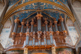 <center>La cathédrale Sainte-Cécile</center>L'Orgue Moucherel est l'un des plus grands et plus beaux orgues classiques de France, construit en seulement 3 ans. Il comprend un buffet en bois de chêne en deux parties séparées richement sculptées : grand orgue et positif. Pour ce qui concerne le buffet peu d'instruments peuvent se comparer à cet orgue, avec ses 28 éléments de façade au total (tourelles et plates-faces).  Le buffet du grand orgue comporte neuf tourelles et huit plates-faces - large de 16,20 m, il occupe presque toute la largeur de la nef elle-même, la plus haute tourelle s'élève à 15,20 m. 
Le buffet du positif, situé en avant, est en saillie, supporté par deux atlantes. Large de 7,90m et haut de 4,50m, il comporte cinq tourelles et six plates-faces. Des sculptures couronnent chacune de ces tourelles : sur la tourelle centrale, une couronne royale ; sur celles des extrémités, de grands paniers de fleurs. Sur les moyennes entourant la tourelle centrale sont placées les statues de Sainte Cécile portant un petit orgue et une palme (à gauche) et de Saint Valérien portant également une palme (à droite) ; sur les deux autres de même taille, une Renommée soufflant dans une trompette d'étain. Les deux plus petites portent des vases remplis de fleurs. Sa partie basse, sous les tuyaux de montre, est occupée par des panneaux chargés de trophées de musique (collections de divers instruments) en bas-relief. Dans sa composition actuelle, l'orgue compte un pédalier à la française et cinq claviers (grand-orgue, positif, bombarde, récit et écho), actionnant 56 jeux et 3578 tuyaux. La console est en fenêtre, restaurée dans son état d'origine. 
<br> Les premiers voûtains, au-dessus de l'orgue. De bas en haut, de gauche à droite : 1512 fin des travaux.  Sainte Claire, Eliud, Eléazar, Catherine de Sienne. Saint Antoine, Saint Urbain.