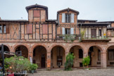 <center>Albi</center>Place du cloitre Saint Salvy.