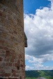 <center>Najac : Forteresse Royale. </center>Sur le côté gauche de la terrasse, le long d'une tour, on aperçoit des latrines.