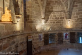 <center>Najac : Forteresse Royale. </center>La CHAPELLE ST JULIEN. Les archères sont habilement dissimulées dans des sortes d'absidioles.