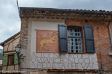 <center>Saint-Antonin-Noble-Val </center>Ancienne auberge du XVIIIe, Au lion d'or. Au lion d'or chez Sassan C bon logis à pied et à cheval.
