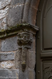 <center>Castelnau-de-Montmiral </center>Eglise Paroissiale Notre Dame de l’Assomption. Cette croix est l’un des plus beaux spécimens de l’orfèvrerie religieuse méridionale du début du XIVe siècle.
Il été longtemps débattu de l’origine de cette croix à Castelnau-de-Montmiral. Pour certains, il s’agissait d’un don du Pape Jean XXII à son neveu Arnaud de Trian, seigneur de Montmiral au XVe siècle. Pour d’autres ce serait un cadeau du Comte Charles d’Armagnac, Seigneur de Montmiral au XVe siècle. Elle figure dans l’inventaire de l’église en 1568;
Les travaux récents sur les archives de Castelnau-de-Montmiral dévoilent de façon indiscutable l’origine de la croix, exécutée pour les consuls de la ville en 1341 par un orfèvre d’Albi (d’où la présence d’un poinçon) puis achevée par un orfèvre de Toulouse aprés diverses vicissitudes.
Elle fut restaurée en 1690 par le sculpteur Mazamétain Cordier, puis classée en 1904.