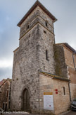 <center>Castelnau-de-Montmiral </center>Eglise Paroissiale Notre Dame de l’Assomption. L’Edifice actuel construit sur l'emplacement d'un premier sanctuaire date de 1423, mais le clocher et son portail ne furent édifiés qu’entre 1505 et 1509.
Le clocher disparu était surmonté d’une lourde flèche en pierre de grés : les mouvements dans la maçonnerie, provoqués par son poids, nécessitèrent, de nombreuses réparations jusqu’en 1874 où le clocher prit l’aspect que nous lui  connaissons actuellement : une simple tour carrée.