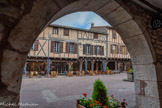 <center>Castelnau-de-Montmiral </center>Place de la mairie.