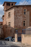 <center>Gaillac</center>Hôtel Peyre de Brens. Ancienne demeure appartenait à la famille Peyre de Brens, datée entre le XIIIe et le XVe siècle.
La famille Peyre de Brens faisait partie des familles puissantes du Gaillacois, co- seigneur de la ville jusqu’au XVe siècle, à partir du moment où l’abbé a souhaité se séparer de ses prérogatives temporelles.
Elle possédait de nombreux fiefs : Gaillac, Cahuzac, Brens et Montaigut. Les Peyre de Brens étaient de grands propriétaires terriens.
