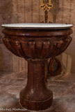 <center>Gaillac</center>L’église Saint-Pierre. Les fonts baptismaux.