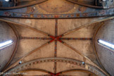 <center>Notre Dame de La Jonquière de Lisle-sur-Tarn</center>Les peintures de la voûte.
Les peintures murales ont été exécutées entre 1692 et 1702. Dissimulées à la Révolution par un épais badigeon elles ont été redécouvertes en 1863 par Joseph ENGALERES et le curé de l'époque, le chanoine FAUCON, qui décéda en 1883. Ces peintures représentent un concert d'anges en costume de la fin du XVIIème siècle, chantant les louanges de la Vierge Marie.