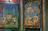 <center>La cathédrale Sainte-Marie</center>La Chapelle Saint-Grat : entièrement restaurée, elle accueille cinq panneaux de bois polychromés et dorés du XVIIIe siècle (classés le 7 décembre 1908) illustrant la vie épiscopale du premier évêque d’Oloron connu, Gratus.