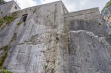 <center>Le fort du Portalet</center>Bâtiment des cachots.