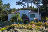 <center>Arcachon, quartier Pyla, ville de Printemps</center>Les villas Lyside et Canope qui se font face, ont été édifiées pour l'entrepreneur Dotto par l'architecte Roger Henri Expert, entre 1924 et 1927, comme la villa Thétys. Leur façade épouse la forme du rond-point. Dans la tradition classique, le centre est l’espace approprié au salon avec un balcon ou une terrasse pour le prolonger. Le salon central en demi-rotonde forme un avant-corps, les deux ailes formant un angle-brisé.