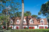 <center>Arcachon, quartier Pyla, ville de Printemps</center>Ecuries du baron de Rothschild.