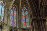 <center>Le sanctuaire</center>Les verrières hautes du chœur représentent des prophètes, patriarches, apôtres et saints.
