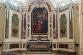<center>Chapelle Saint Charles Borromée</center>Au-dessus de l'autel, le tableau, copie de 1807 de Le Brun, représente saint Charles Borromée, archevêque de Milan (1538-1584) implorant la miséricorde divine pour sa ville épiscopale affligée par la peste. Sur l'autel le rochet de Saint Charles Borromée.