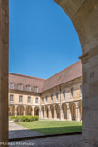 <center>Cluny.</center> Le cloître de l'Abbaye.