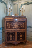 <center>Louhans </center>Secrétaire Louis XV en poirier.