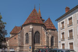 <center>Louhans </center>Cet édifice religieux de style gothique présente notamment une toiture en tuile vernissée de Bourgogne. Rattachée au diocèse d'Autun, Chalon et Mâcon elle est consacrée à saint Pierre. 
L'édifice est principalement constitué de briques avec contreforts de pierre et de briques. La couverture en tuile vernissées polychrome de Bourgogne donne une unité remarquable au bâtiment.