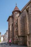 <center>Louhans </center>La tour carrée est la chapelle, la tour ronde, l'escalier.