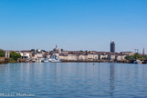 <center>L'île de Trentemoult. </center> Le dôme de Notre-Dame du Bon Port, Tour Bretagne, clocher de St Nicolas.