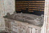 <center>Guérande. </center> Gisants de Tristan de Carné et de Jeanne de La Salle (16e s.). Seigneur local, capitaine de ville et proche de la duchesse Anne, il est représenté en armure médiévale aux côtés de sa femme.
