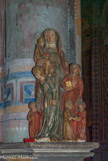 <center>Notre-Dame-la-Grande. </center> Près du premier pilier de la nef, un groupe sculpté représente la Sainte Parenté (XVIe s). (Sainte Anne, son petit fils Jésus, ses deux filles, Marie Jacobé avec son fils Jacques le mineur, et Marie Salomé avec ses fils Jacques le majeur et saint Jean l'évangéliste ?).