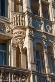 <center>Maison d'époque Napoléon III. </center> Le décor puisé dans le vocabulaire de la Renaissance italienne est présent dans les loggias à travers les feuilles d'acanthe, les coquillages, les médaillons et les angelots.
