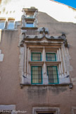 <center>Maison du XVème siècle</center>Cette maison, édifiée sur une parcelle rectangulaire, donne sur la rue par son petit côté. Elle présente ainsi une disposition dite 