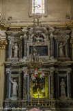 <center>Duomo</center>Chapelle de Saint Oronzo. L'autel en marbre est l'oeuvre de Giovanni Andrea Larducci da Salo et de Giuseppe Zimbalo, commencé en 1671 et terminé en 1674.