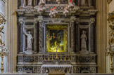<center>Duomo</center>La remarquable toile représente le saint, et est due au pinceau de Giovanni Andrea Coppola.