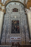 <center>Duomo</center>Chapelle de St André l'Apôtre. L'autel fut sculpté en 1687 par Giovanni Andrea Gustapane. Le tableau est l'oeuvre d'un peintre salentin du XVIIe, il représente Le martyre de St André. Le tableau du haut représente Ste Petronille recevant la communion.