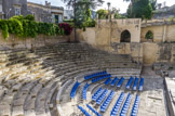 <center>Lecce.</center>Le Théâtre romain du IIe siècle avant J.-.C. à l'époque d'Auguste a été mis à jour en 1928.