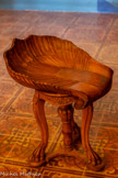 <center>Le château Laurens</center>Le salon mauresque. Un tabouret néo
syrien.