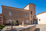 <center>Portiragnes</center>Le haut bâtiment est le château d'eau privé.
