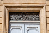 <center>Portiragnes</center>Dans l'imposte, les lettres de Milhé de Saint Victor.
