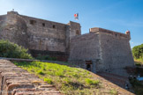 <center>Le château royal.</center>En 1642, la ville est prise par les armées de Louis XIII, avant d’être annexée officiellement à la France en 1659 par le traité des Pyrénées sous Louis XIV. Le rôle stratégique de Collioure est redéfini par Vauban, qui voulant en faire une ville de garnison, rase la vieille ville pour accroître le château, fortifie le Pla de las Fourques (Fort Carré et Fort Rond) et réaménage les forts : Saint-Elme et le Mirador (anciennement Fort Sainte-Thèrése). La population, menacée de déportation à Port-Vendres, obtient de reconstruire la ville à son emplacement actuel.