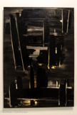 <center>Peinture 162 x 114 cm, 27 août 1958</center>Huile sur toile Rodez, musée Soulages. <br> L’année 1958 débute avec le premier voyage au Japon du couple Soulages, en compagnie de Zao Wou-Ki. Ce périple se prolonge en Thaïlande, en Inde, au Liban et se termine en Italie avec un retour à Paris durant le mois de mars. Cette huile sur toile aux formes architecturées, peinte au mois d’août de cette même année, évoque encore la forme de l’idéogramme, travaillée par raclage, mais qui semble ici vibrer sur un fond révélant les transparences lumineuses de la matière et où jaillissent, par endroits, des scintillements d’un jaune intense.