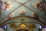 <center>Eglise Saint Jacques</center>La nef unique, adaptée au culte et à la prédication, était couverte à l'origine d'une charpente apparente sur arcs diaphragmes. Les voûtes actuelles en plâtre datent de 1785, de même que les oculi percés au-dessus des chapelles latérales.