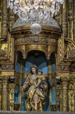<center>Eglise Saint Jacques</center>La statue de la Vierge, sous un dôme.
