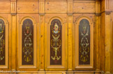 <center>Eglise Saint Jacques</center>Sur les boiseries sont peints les outils de la passion.