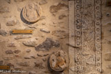 <center>Eglise Romane Saint-André</center>L'homme de saint Matthieu, symbole de l'Incarnation et le lion de saint Marc, symbole de la Résurrection.