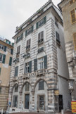 Place San Matteo. Palazzo di Domenicaccio Doria, avec un portique à trois arcs d'ogives,.