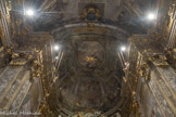 Eglise de San Filippo Neri. Les fresques sur les murs et dans la voûte du choeur avec les perspectives brisées et les épisodes de la vie de saint Philippe Neri et de saint Charles Borromée , datés de 1712 , sont dues à la main du lombard Stefano Maria Legnani.
