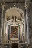 Chapelle dédiée à saint Matthieu. Peinture des frères Agostino et Giovanni Battista Montanari, élèves de Paggi, représentant le martyre de Saint-Matthieu. Revêtements de marbre de Battista Orsolino et Domenico Solaro.