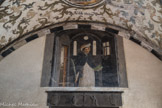 Église Santa Maria di Castello. Loggia de l'Annonciation. Architrave, sculpture sur ardoise. St Pierre de Vérone.