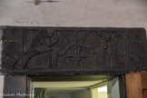 Église Santa Maria di Castello. Architrave, sculpture sur ardoise.