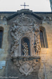 L'église San Donato. Edicule de la MADONNA delle VIGNE de Tommaso Orsolino (XVIII sec.), avec une statue de la Vierge à l'Enfant , de Giovanni Domenico Casella, appelé Scorticone ( 1595-1648 ), surmonté de la représentation du Saint-Esprit sous la forme d'une colombe.