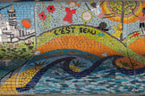 <center>Le banc</center>HARIBO. C'est beau la vie.